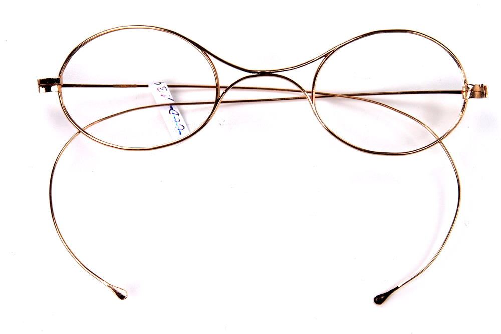 Schubert Brille mit Brezelsteg vergoldet, hergestellt um 1900