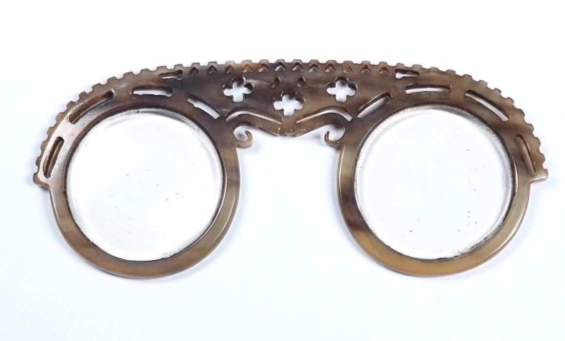 Meisterbrille der Nuernberger Brillenmacher um 1700 aus dem Brillenmuseum in Hamburg