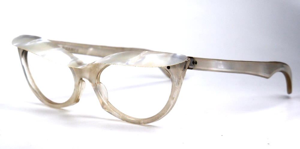 Cateyebrille, Schmetterlingsbrille der 50er Jahre, weiße Vintagebrille