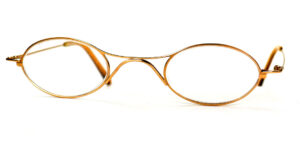 Kleine Vintagebrille mit Brezelsteg, ähnlich dem original Armani-Modell