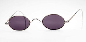 Ovale Schubert Brille, mit W-Steg. Antikbrille, hergestellt um 1900