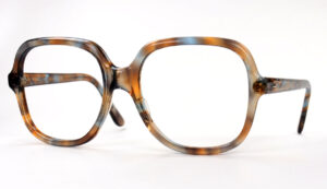 Große Vintagebrille der 70er Jahre aus farbig geflecktem Acetat