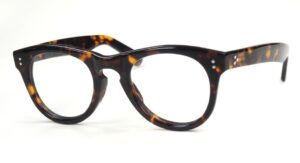 Vintagebrille der 70er Jahre klassische Form in Havanna